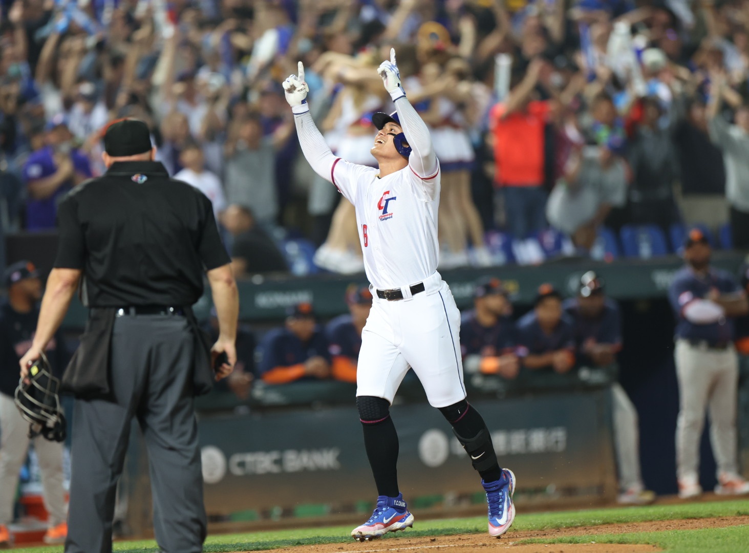 (圖)2023 World Baseball Classic opening game Chinese Taipei vs. The Netherlands, a grand slam home run from Chang Yu-cheng laid the foundation for victory.